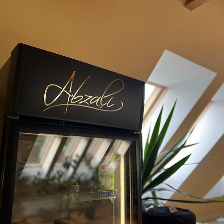 Abzali Hotel And Restaurant With Self Check-In Ādaži エクステリア 写真