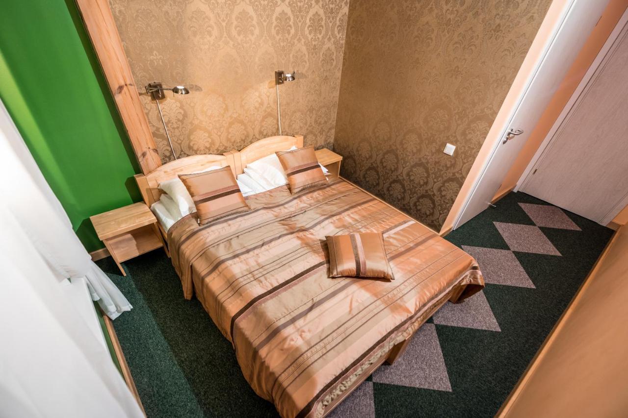 Abzali Hotel And Restaurant With Self Check-In Ādaži エクステリア 写真