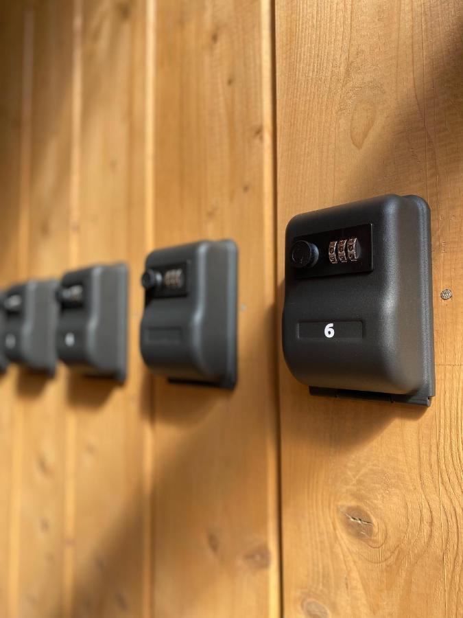 Abzali Hotel And Restaurant With Self Check-In Ādaži エクステリア 写真