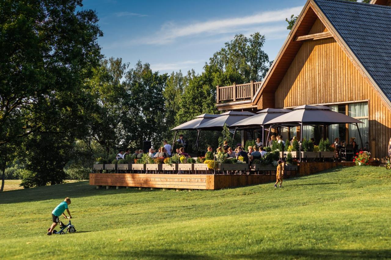 Abzali Hotel And Restaurant With Self Check-In Ādaži エクステリア 写真