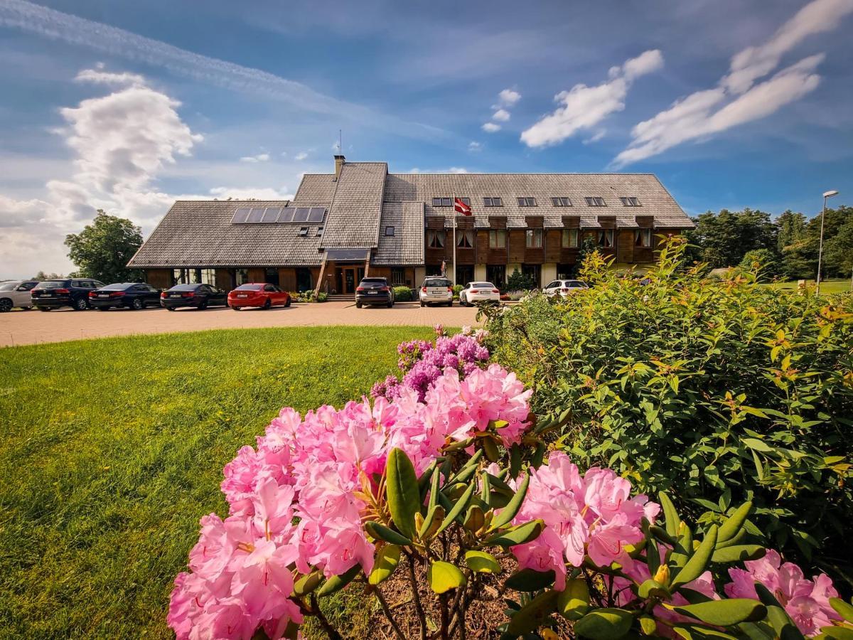 Abzali Hotel And Restaurant With Self Check-In Ādaži エクステリア 写真